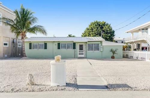 Summerland Key House | Ground Level Home With Deepwater Canal And 30' Of Dock Space