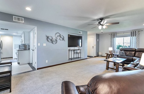 Glendale House | Ground level, Pool/Spa/Covered parking, Minutes to GCC & Historic Downtown Glendales dining/shopping