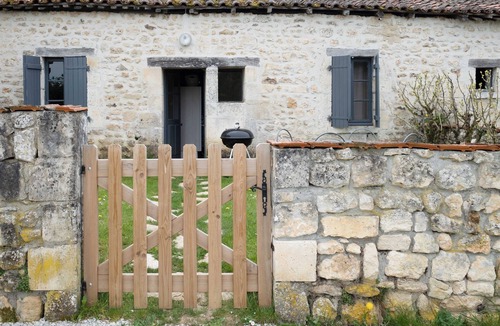 Soyaux Cottage | Ground level two-bedroom gîte with gated yard. Ideal for young families.