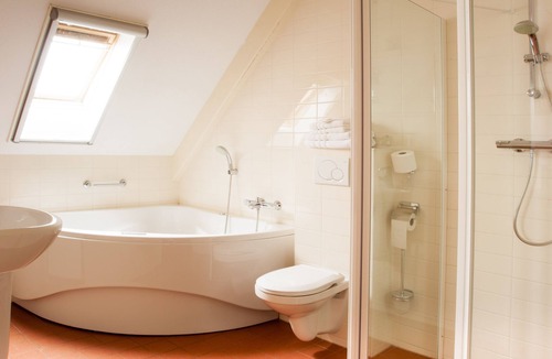 Vreeland Bed & Breakfast | Group accommodation by the water