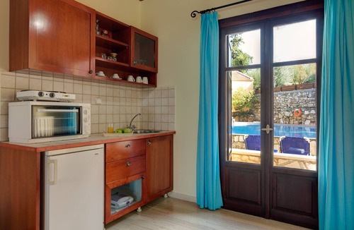 Douliana House | Group accommodation in separate houses