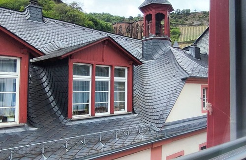 Mainz-Bingen Apartment | Group Apartment Bacharach | up to 16 guests | Castle View & Balcony