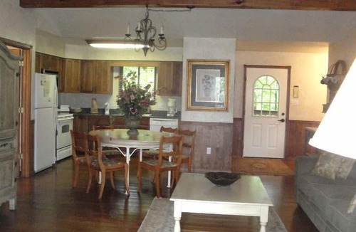 Mount Ida Cottage | Group Cottage with Jacuzzi and Pool Incredible for Lake Water Sports in Mount Ida, Arkansas