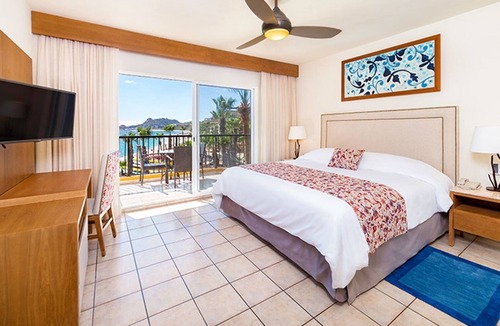 Los Cabos Apartment | Group-Friendly 3-Bedroom at Villa del Palmar Cabo-Resort Amenities Included