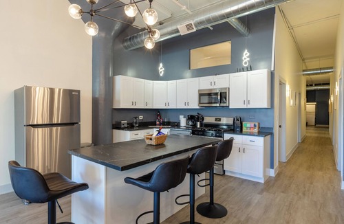 Prairie District Apartment | Group-Friendly 5BR Suite Near McCormick Place & Soldier Field