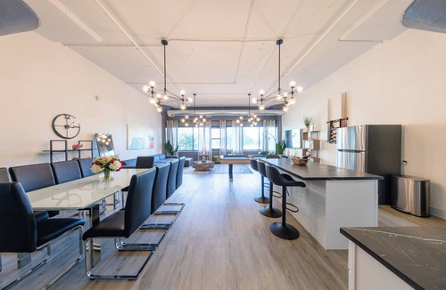 Prairie District Apartment | Group-Friendly 5BR Suite Near McCormick Place & Soldier Field
