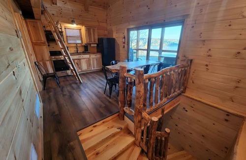 Scio Cabin | Group Friendly Cabin with Spa on the Deck near Tappan Lake in Ohio