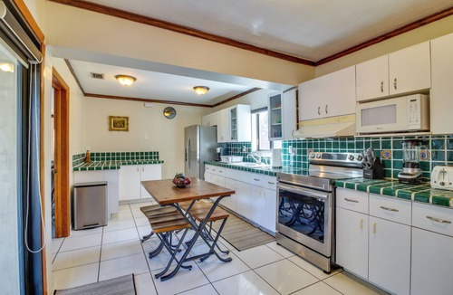 Tamiami House | Group-Friendly Miami Getaway 2 Mi to FIU