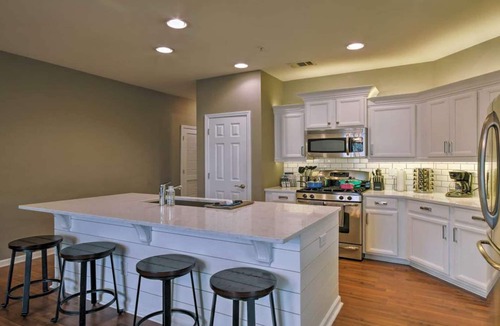Smyrna Condo | Group Friendly Modern Home Sun trust Park/Atlanta