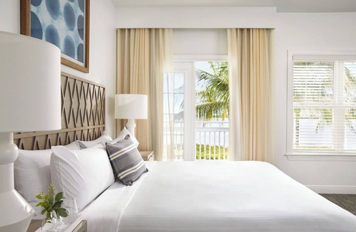 Key West Hotel | Group Friendly Stay | Outdoor Pool Access | Pets Welcome | Near Jackson Square