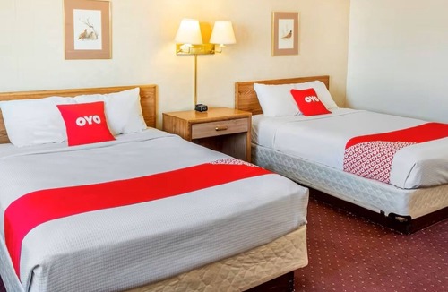 Shelby Hotel | Group Friendly Stay w/2 Queen Units! Free Parking! Near Downtown and Airport