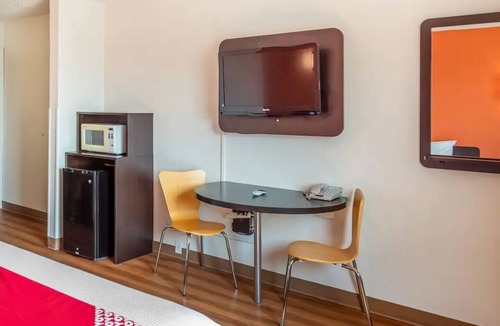 Shelby Hotel | Group Friendly Stay w/2 Queen Units! Free Parking! Near Downtown and Airport