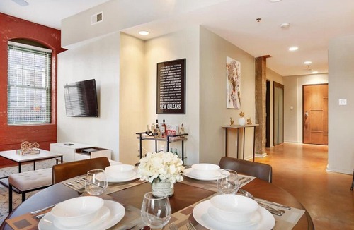 Arts/Warehouse District Apartment | Group Getaway - 2 Modern 3BR-2BA Warehouse Flats - 6 Bedrooms & 4 Baths Total