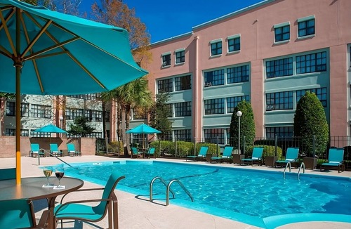 Arts/Warehouse District Hotel | Group Getaway! 2 Spacious Suites, Full Kitchen, Free Breakfast, Outdoor Pool!