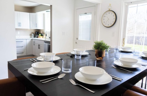 Milwaukee House | Group Getaway- close to airport and downtown!