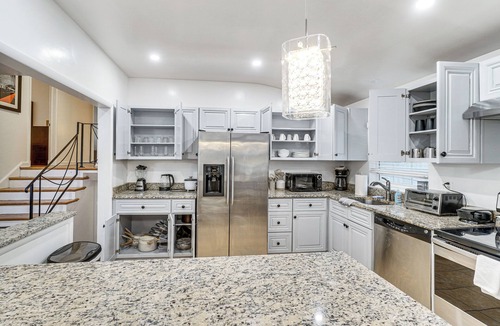 White Oak House | Group Getaway! Modern Silver Spring Home w/ Yard