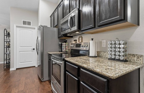 Loveland House | Group Getaway with Games & Hot Tub!