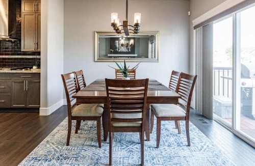 Southeast Edmonton House | Group Getaway with Yard, Sleeps 13, Near YEG Airpt