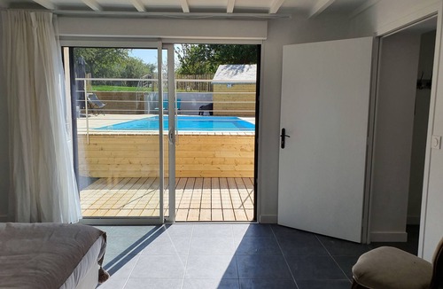 Bricqueville-sur-Mer Villa | Group gîte with swimming pool and sauna between land and sea