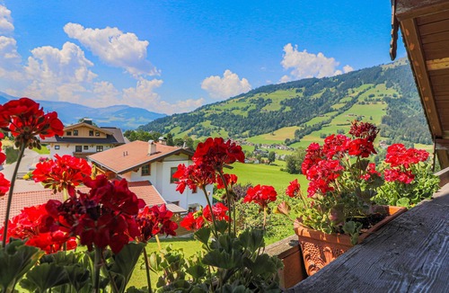 Brixen im Thale Ski Chalet | Group home for private use with ideal location