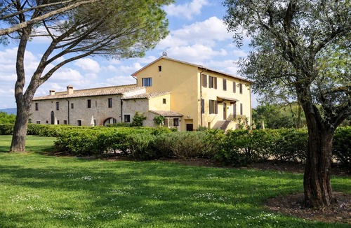 Colle di Val d'Elsa House | Group Retreat in Tuscany between Siena and Florence with Pool – Historic Borgo