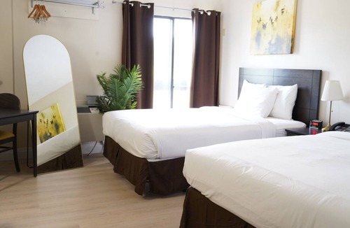 Silvertown Hotel | Group Retreat with breakfast included - on one floor- on the Niagara Gorge