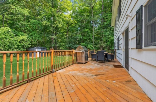 Airmont House | Group Spring Retreat | Fun Games & Gourmet Kitchen