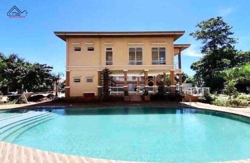 Puerto Princesa City Centre Apartment | Group Staycation in Palawan with Balcony & Free Pool Access up to 5pax - B2 5DiamondB