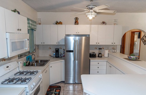Green Cay Plantation House | (Group Villa) Eagles Nest by the Beach