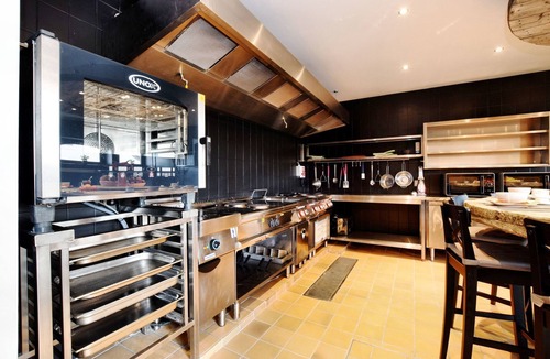Sainte-Cecile House | Group Villa with Pool & Sauna