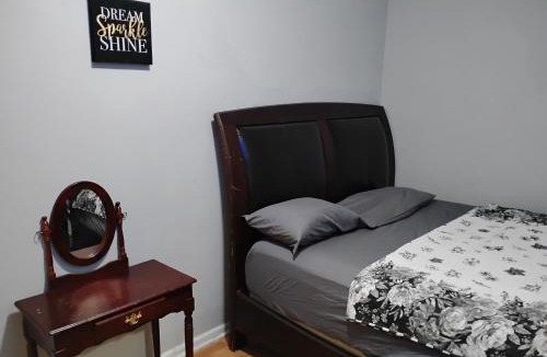 Irvington Bed & Breakfast | Grove#10