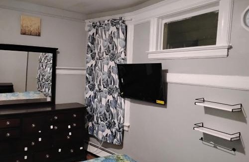 Irvington Bed & Breakfast | Grove#9