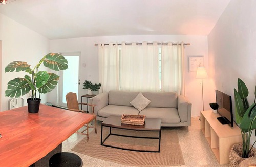 Southwest Coconut Grove House | Grove - Single Family Home with Large Backyard