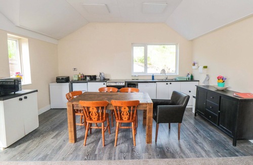 Yarm House | GROVE STABLES HOUSE, pet friendly, with a garden in Yarm