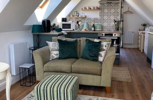 Bridgwater Apartment | Grove View Studio Apartment.