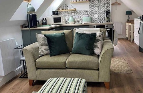 Bridgwater Apartment | Grove View Studio Apartment.