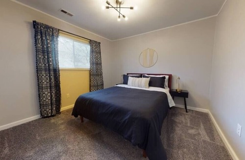 Madison Heights House | Groveland 3B/1B Design · Groveland 3BR/1BTH Designer Ranch in Madison Hts