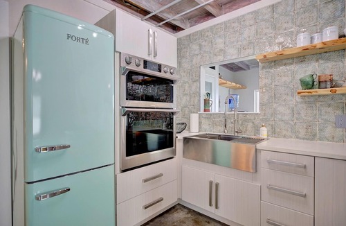 Avon Park Cottage | Grumpy Old Cabin! Dog Friendly Lake House with Kayaks! Close to GOLF!