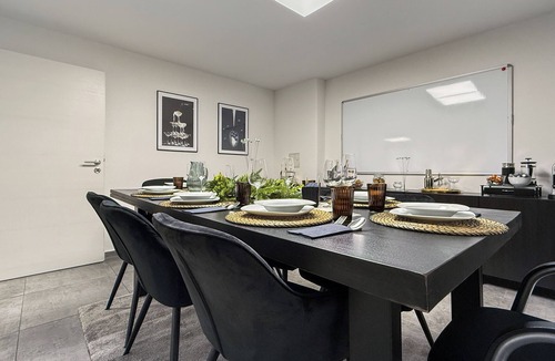 Lehen Apartment | Gruppen-Retreat Stgt – 4SZ, 17