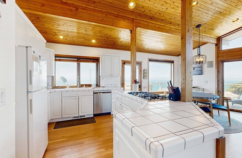 Gualala House | Gualala ocean-view home with private hot tub, dogs welcome