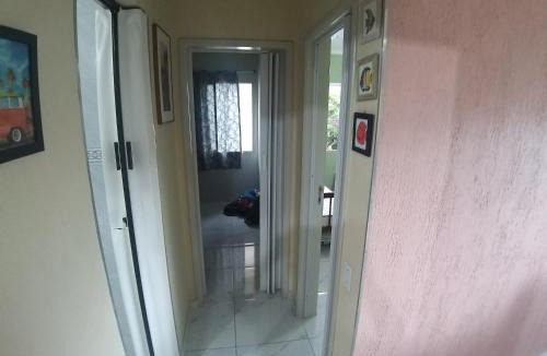 Jardim Praiano Apartment | Guaruja. Excelente apartamento, localizado no melhor ponto da Enseada, a 200 m da praia. Possui restaurantes, mini shoppings e boulevard próximosar, ambém a supermercados, farmácias e ao aquário do Guarujá.