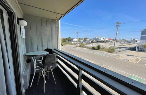 Garden City Condo | Guest House 109 - Walk to Beach in Garden City Beach