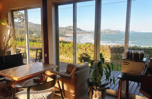 Hyuga House | Guest House & Beach Cafe fuego