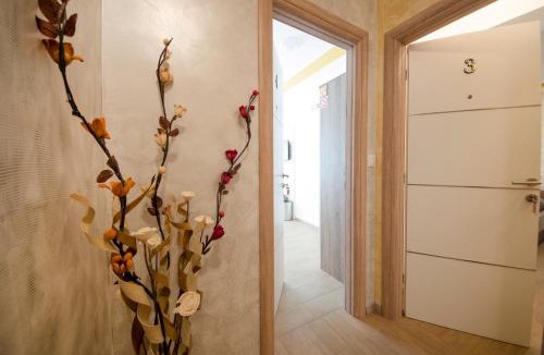 Split House | Guest House Mia