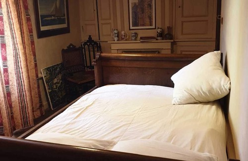 Saint-Germain-d'Aunay Bed & Breakfast | Guest room in the manor house