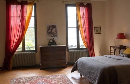 Saint-Germain-Du-Puch Bed & Breakfast | Guest Room – Château Le Noble