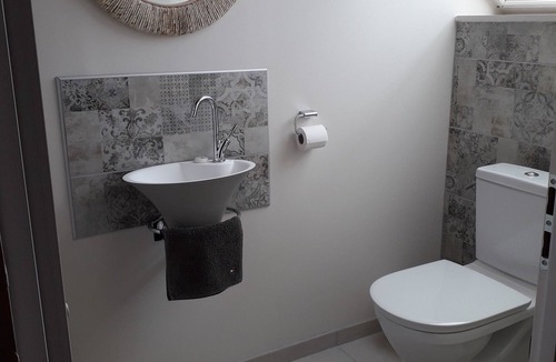 Eaux-Puiseaux Bed & Breakfast | Guest Room 'Chambre Familiale Romarin' with Shared Terrace, Garden, and Wi-Fi