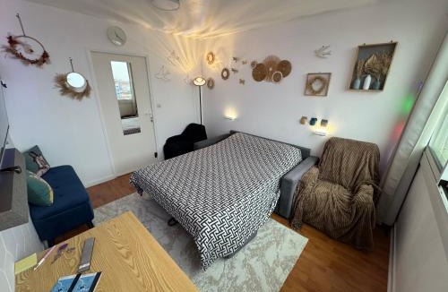 Asiatique House | Guest room in a shared apartment - Metro 7 and Tramway T3a