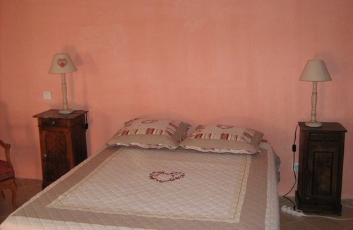 Foissy Bed & Breakfast | Guest Room “L’Iris” with Private Garden and Wi-Fi