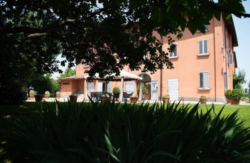 Valsamoggia Apartment | Guest studio in the countryside for monthly rents, parking